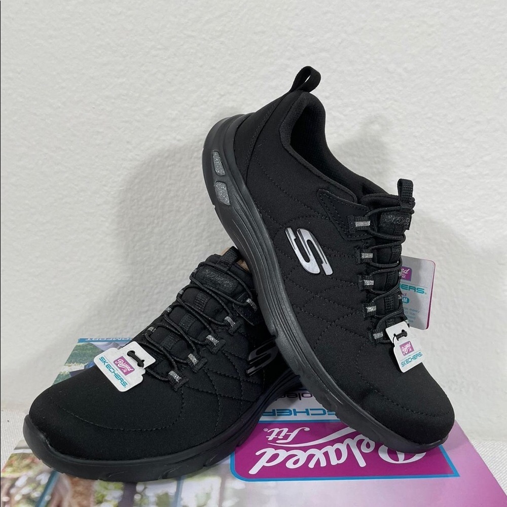 Skechers woman’s shoes with Air-cooled Size 7 New